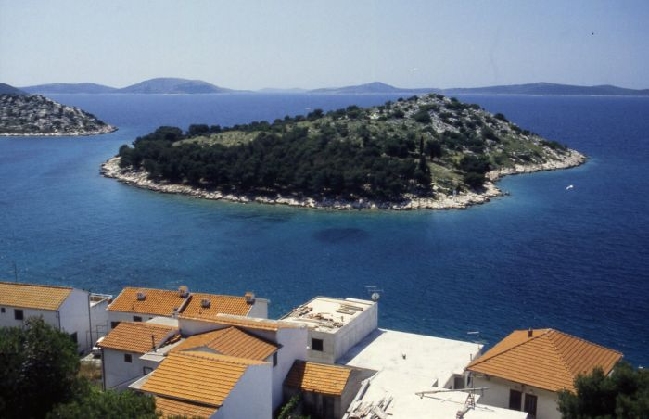 Otok LUKOVNIK