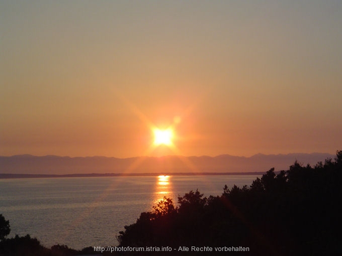 Otok PREMUDA > Premuda > Sonnenaufgang überm Velebit