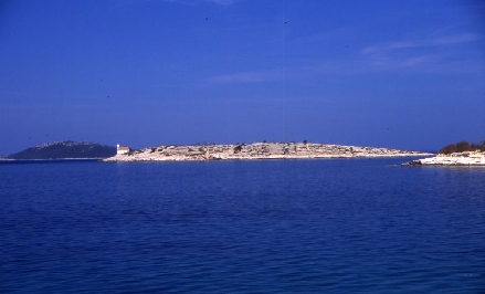 Otok PRISNJAK > Leuchtturm