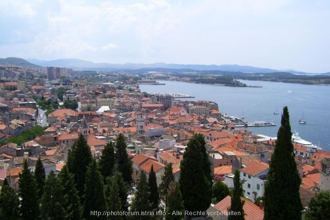 SIBENIK > Blick auf die Altstadt