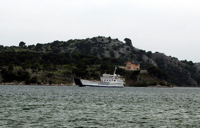 Sibenik Hafen Fähre