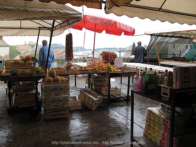 SIBENIK > Obstmarkt