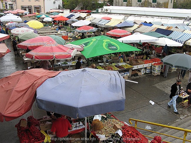 SIBENIK > Obst- und Gemüsemarkt