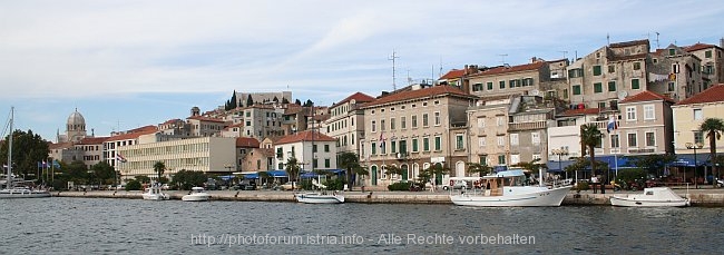 SIBENIK > Hafenpanorama