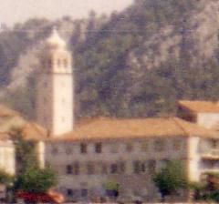 SKRADIN > Kirche der Hl Madonna > Glockenturm - Fernblick mit Tele