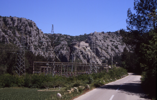 CETINA > HIDROCEN - Wasserkraftwerk unterhalb Zadvarje