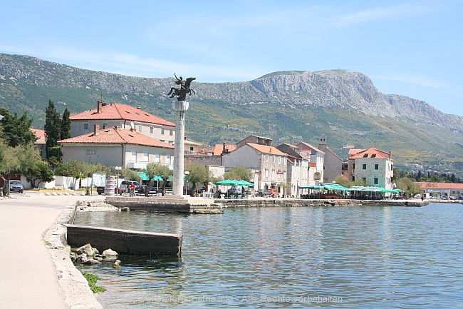 KASTEL NOVI > Uferpromenade