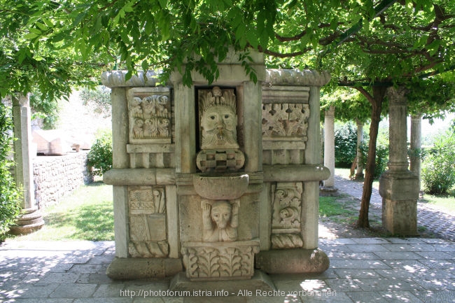 SALONA in Solin > Tusculum - Brunnen