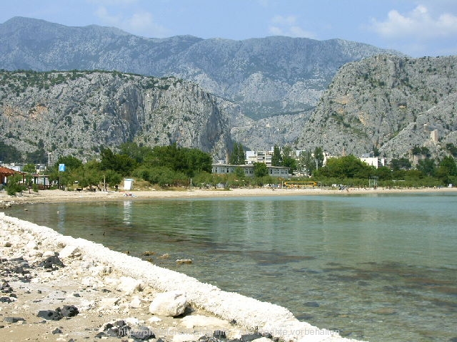 Omis`Blick auf den Strand