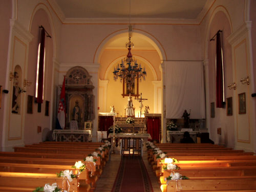 GRADAC > Kirche Sveti Mihovil > Innen