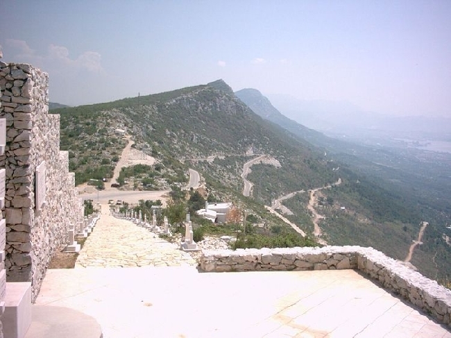 BERG BIRANJ > Oberhalb von Kastela und dem Airport Split