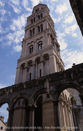 DIOKLETIANPALAST > Kathedrale Sveti Duje > Glockenturm