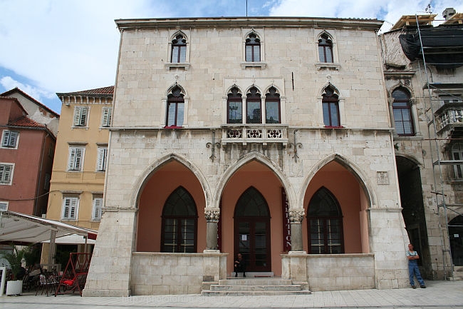 SPLIT-ALTSTADT > Hauptplatz > Rathaus