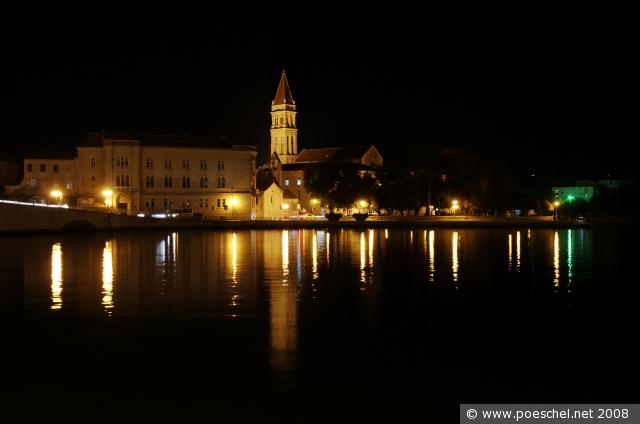 TROGIR bei Nacht