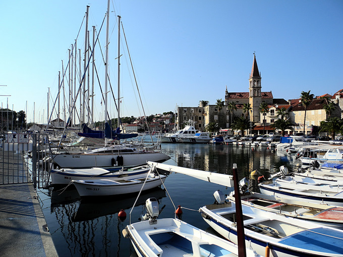 OTOK BRAČ>Milna, Hafen