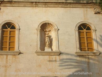 MILNA auf Brac > Kirche