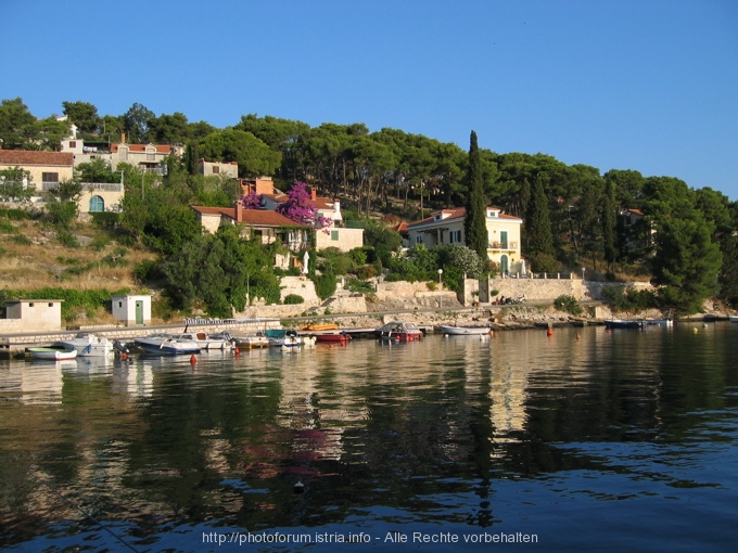 Otok BRAC > Supetar > Hafen