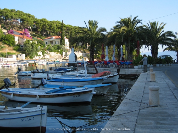 Otok BRAC > Supetar > Hafen