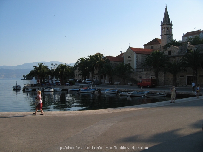 Otok BRAC > Supetar > Hafen