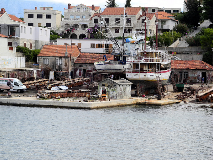 OTOK BRAC > Sumartin, Werft