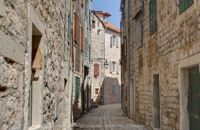 STARI GRAD 4