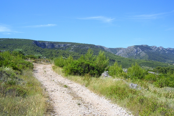 JELSA > Wanderweg Richtung Tor