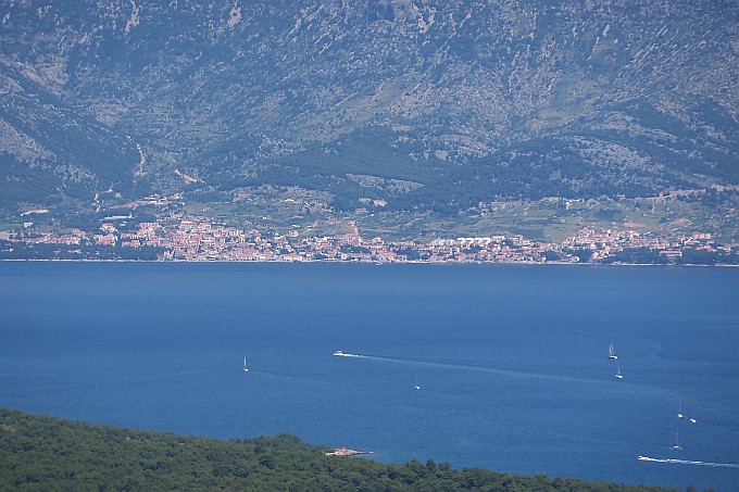 JELSA > Blick von Tor nach Bol