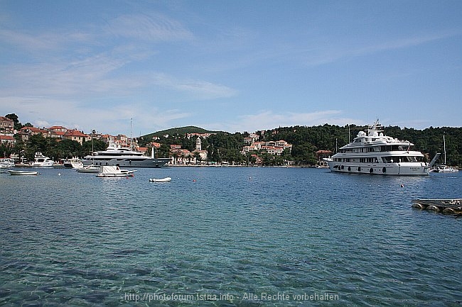 CAVTAT > Hafen > Yachten