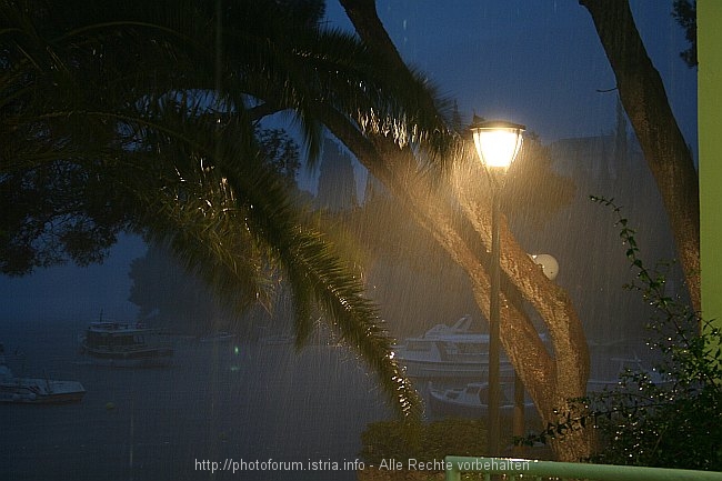 CAVTAT > Hotel Cavtat > Terrasse > Schlechtwetterausblick