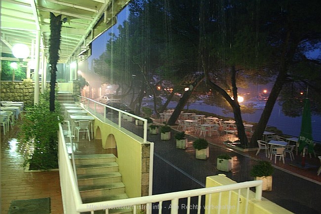 CAVTAT > Hotel Cavtat > Terrasse > Schlechtwetterausblick