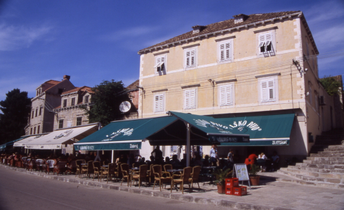 CAVTAT > Lokalitäten an der Promenade