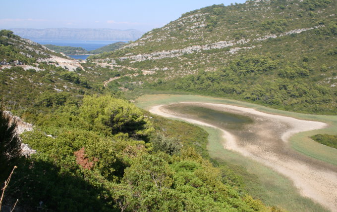 INSEL MLJET > Sobra > Süßwassersee