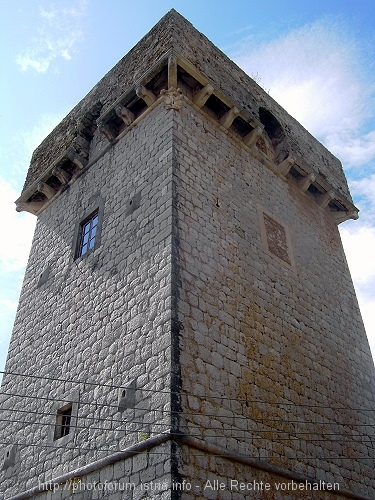 OTOK SIPAN > Turm