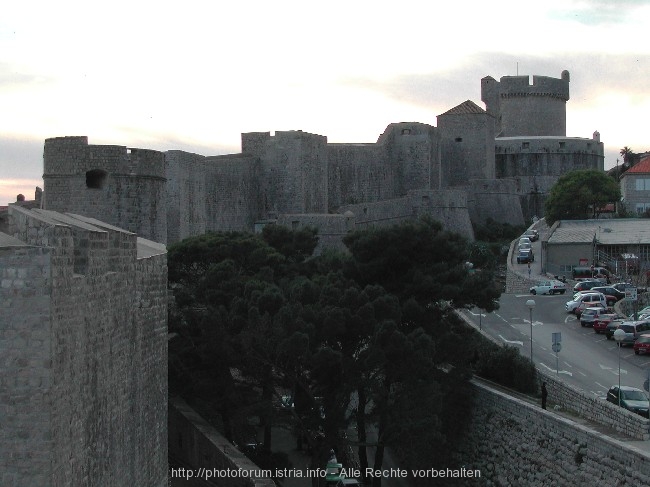 Vor der Stadtmauer von Dubrovnik 3