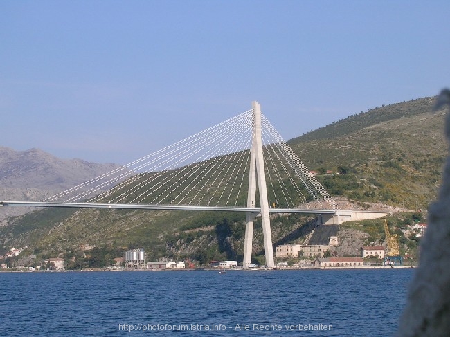 Vor der Satdtmauer von Dubrovnik 3