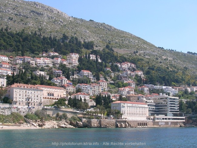 Vor der Satdtmauer von Dubrovnik 6