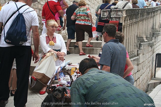 DUBROVNIK > Landesübliche Tracht der Frauen