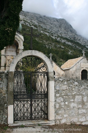 OREBIC > Franziskanerkloster > Friedhof