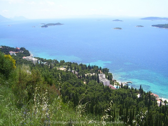 OREBIC > Franziskanerkloster > Blick auf Küste und vorgelagerte Inseln