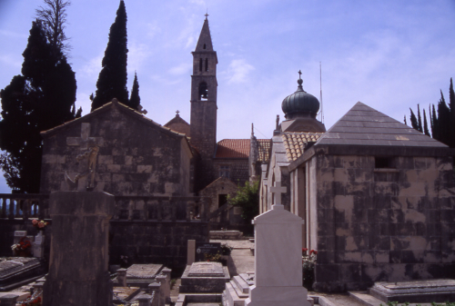 OREBIC > Franziskanerkloster > Friedhof