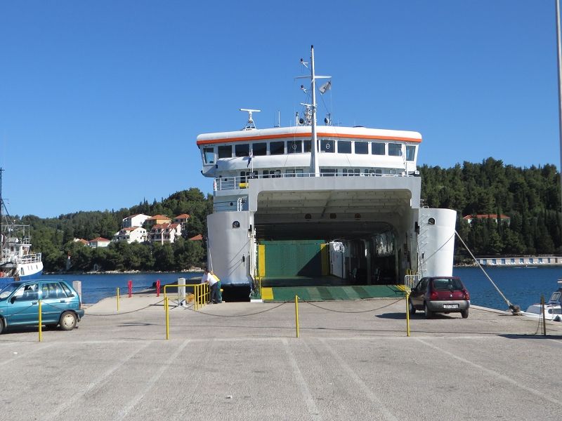 Vela Luka > Fährhafen > Fähre Lubenice