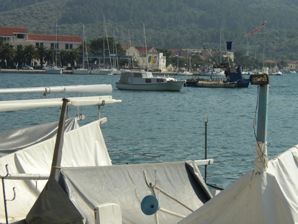 VELA LUKA > Hafen im Juni