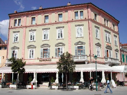 ROVINJ > Hafenbereich > Hotel Adriatic