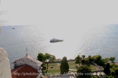 ROVINJ > Ausblick auf das Meer vom Glockenturm der Sv. Eufemija