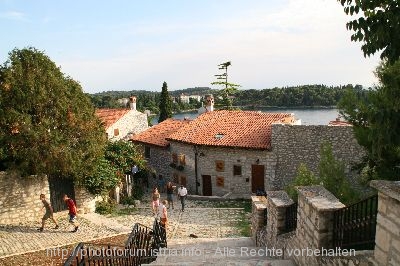 ROVINJ > Blick auf Häuser der Altstadt