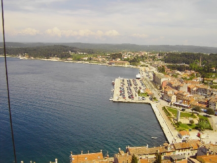 ROVINJ > Altstadt > Glockenturmausblick auf die östliche Stadt und den Parkplatz