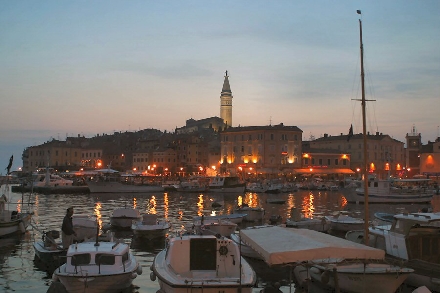 ROVINJ > Altstadt > Panorama am Abend