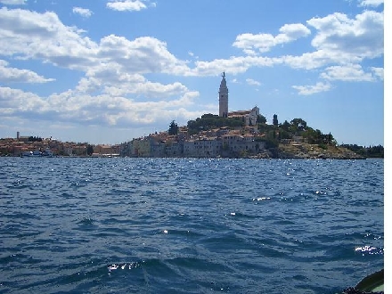 ROVINJ > Altstadt > Panorama vom Meer aus