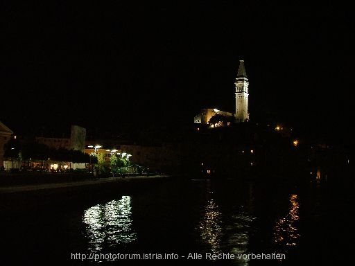 rovinj>altstadt bei nacht