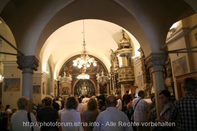 RIJEKA > Wallfahrtskirche Maria Trsat > im Inneren der Pilgerkirche von Trsat